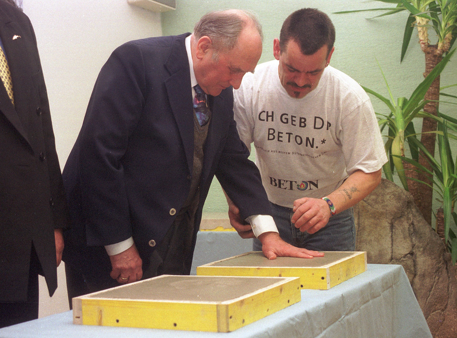 Auch im Beton ist seine Handschrift für immer ver