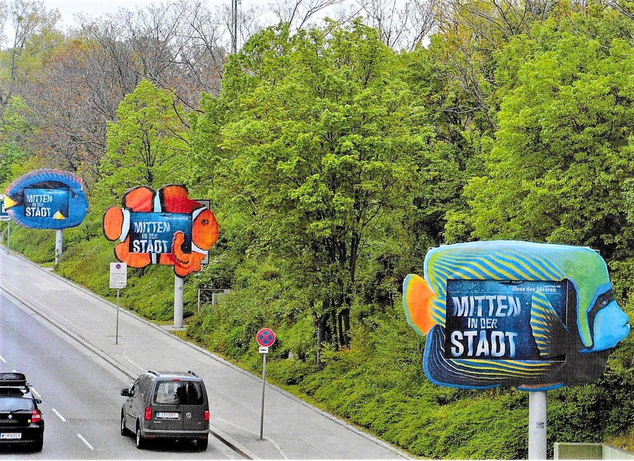 Das Resultat - auf jeder Straßenseite 3 Boards mi