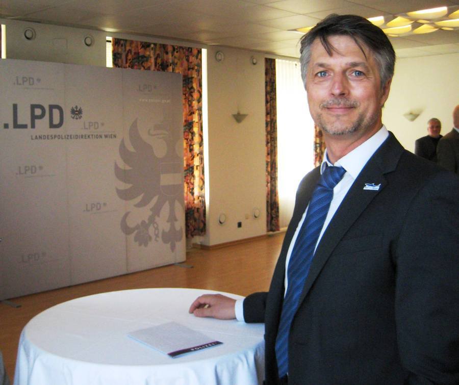 Geschäftsführer Hans Köppen in Warteposition