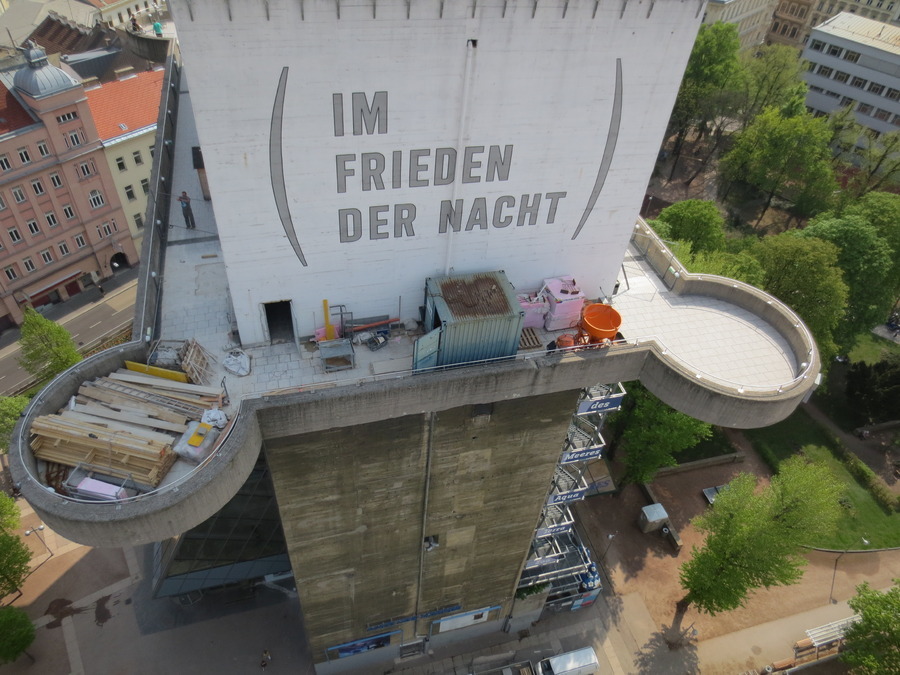 ...mit Blick auf die Baustelleneinrichtung.