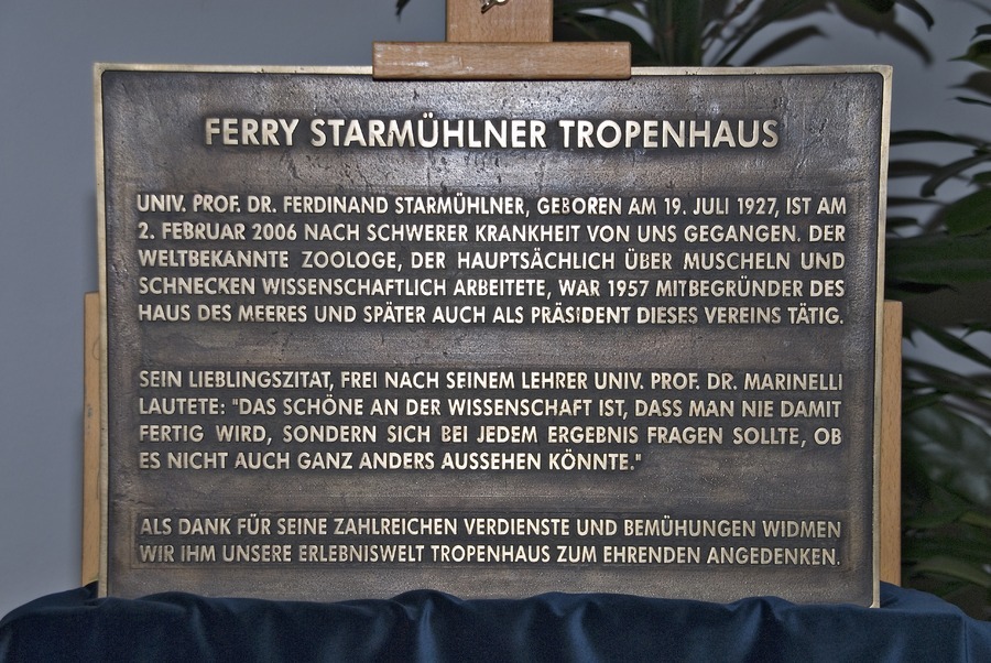 Seine Gedenktafel im Tropenhaus, dass wir ihm zur 