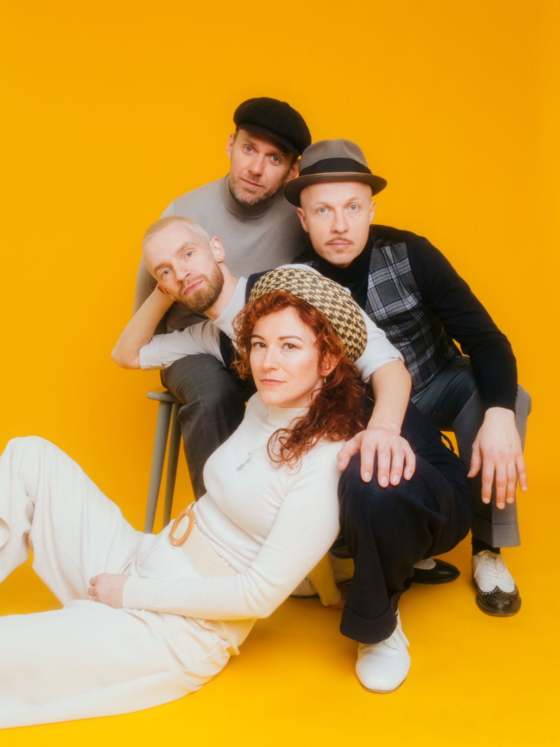 MARINA & THE KATS sind bereit für ihren Auftritt 