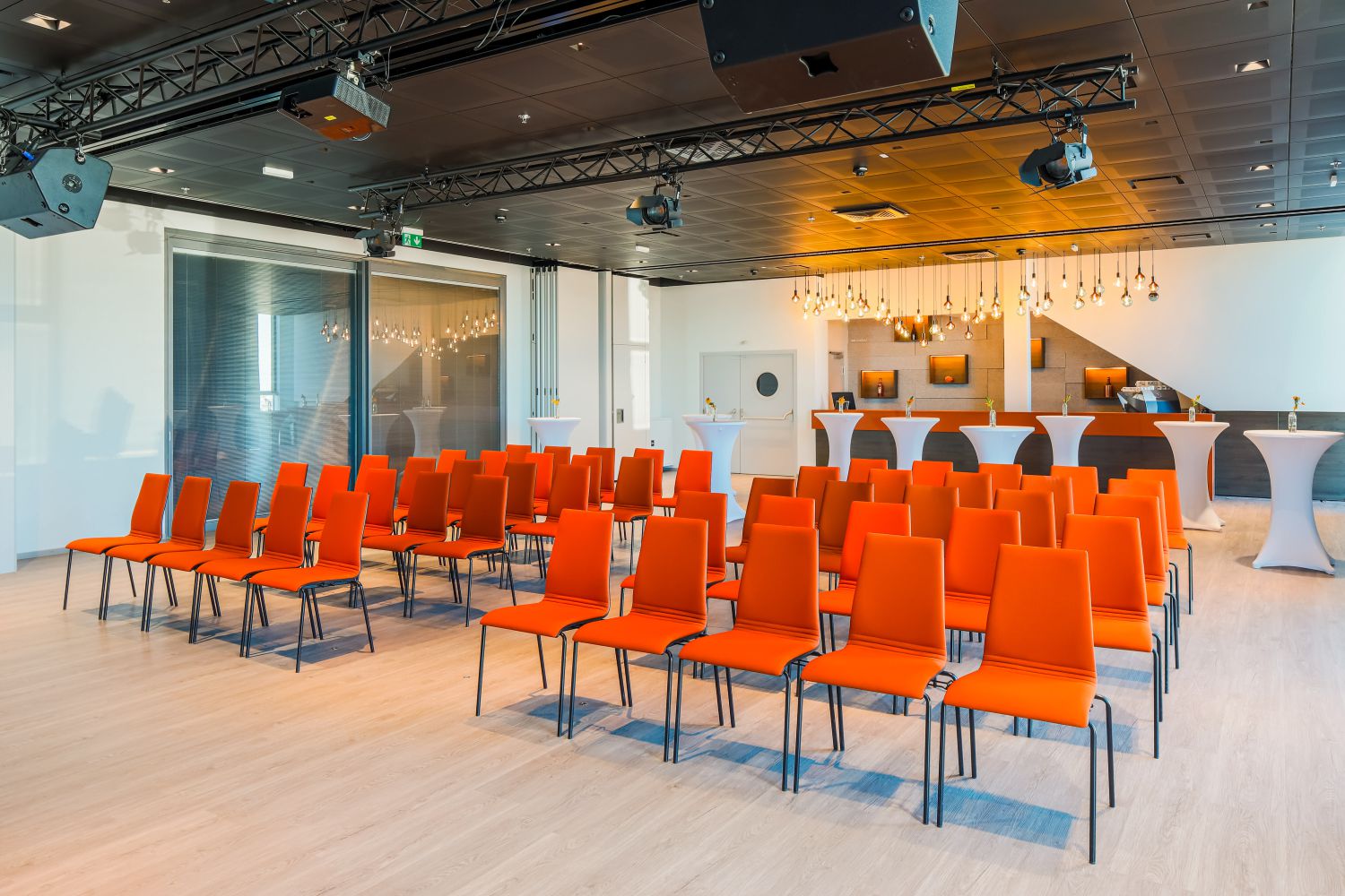 Das Lighthouse10 bietet Kultur in Wohnzimmer-Atmos